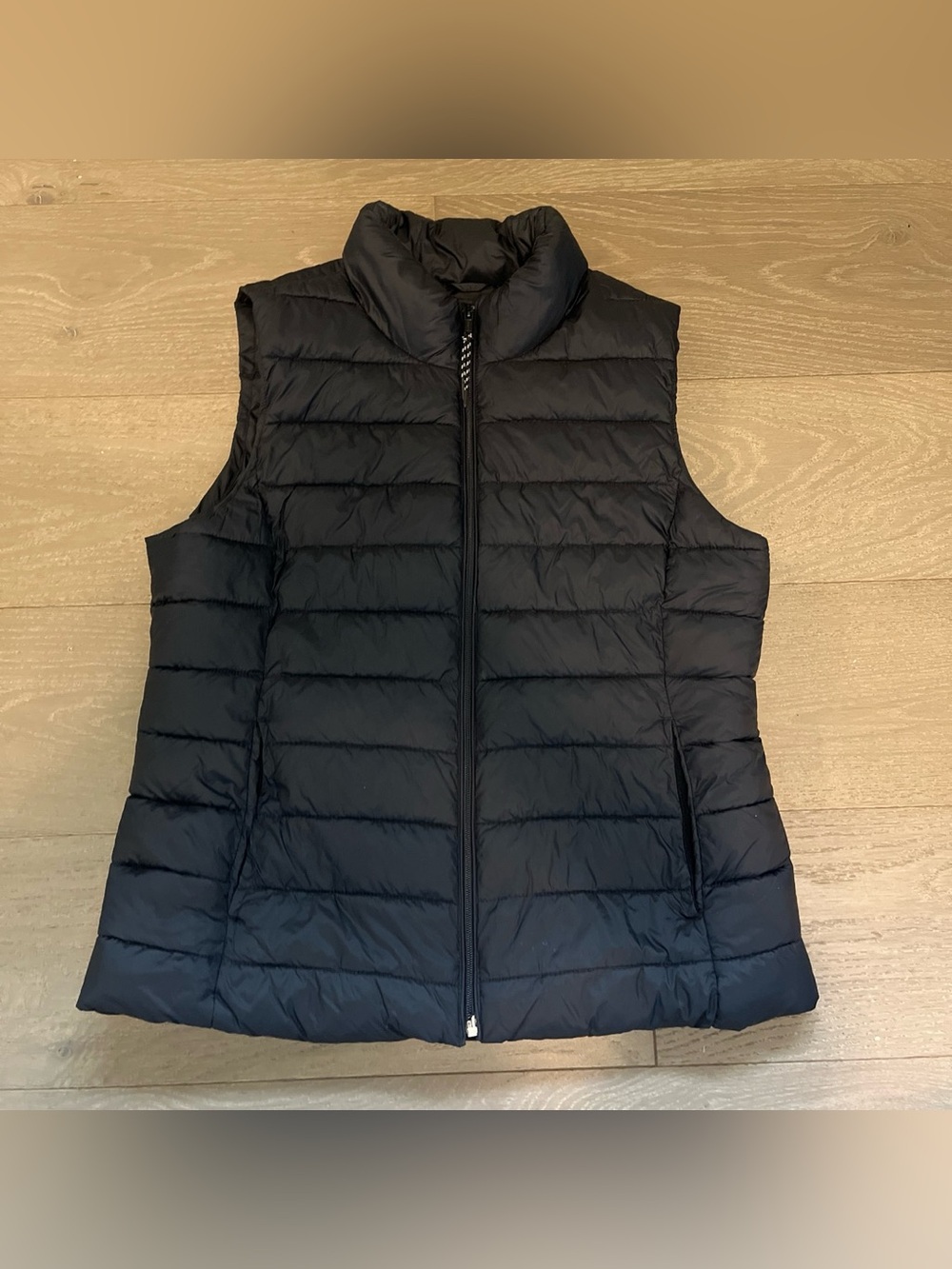 Gap black puffer vest